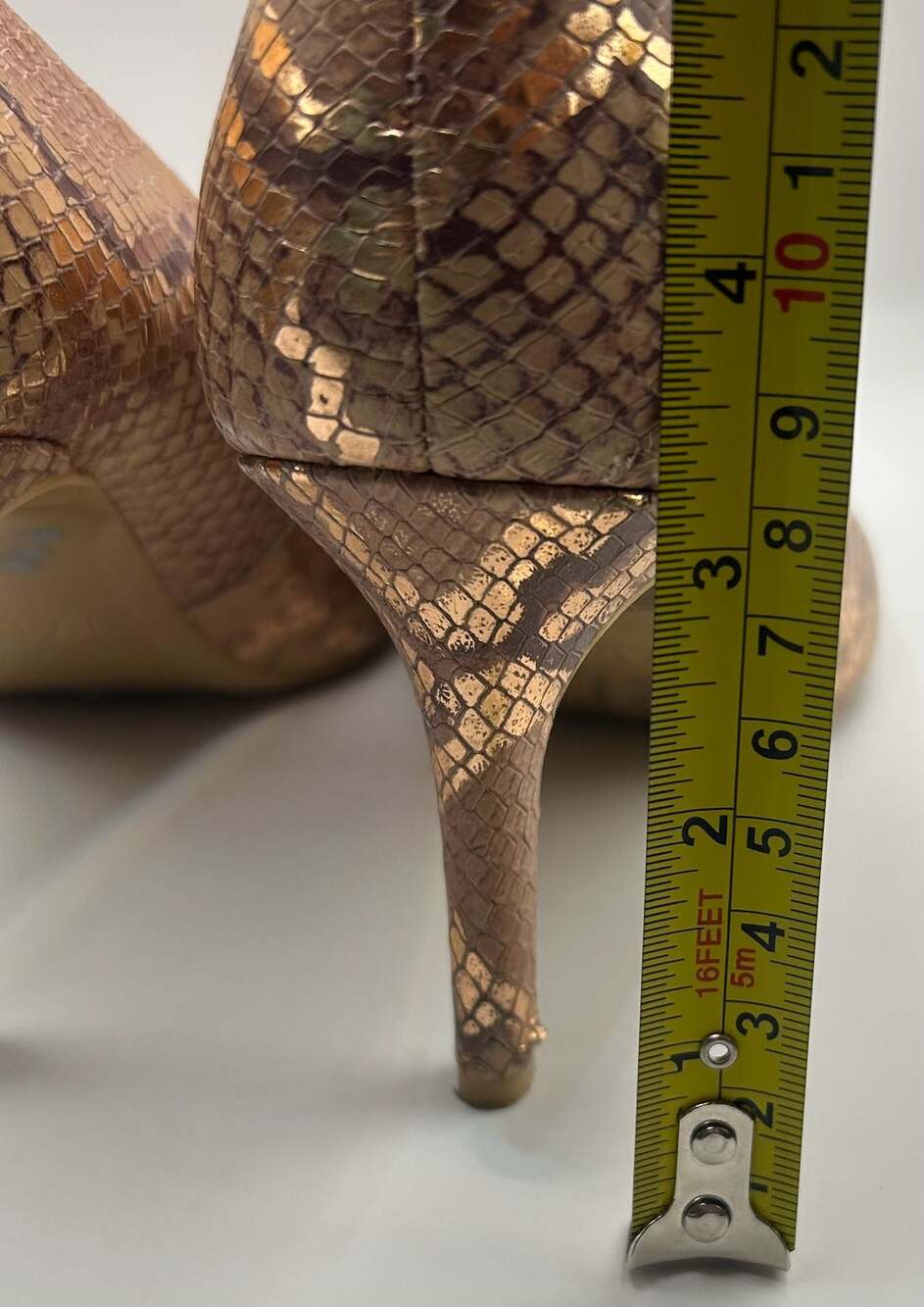 Karl Lagerfeld Paris Royale Snake Print Pointed Toe Pumps Size 6M - Picture 4 of 7